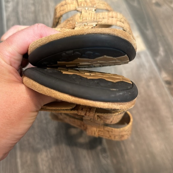 Vionic Sandals. Excellent condition. - Picture 4 of 7
